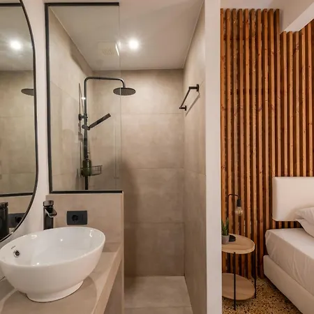 Mv Living - La Canea